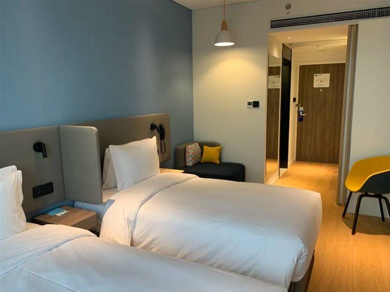 Holiday Inn Express Shanghai Baoyang By Ihg Экстерьер фото